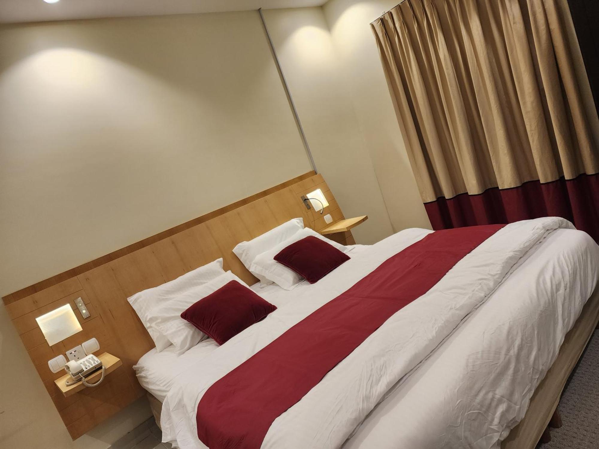 سكاي الفندقية Apartment *